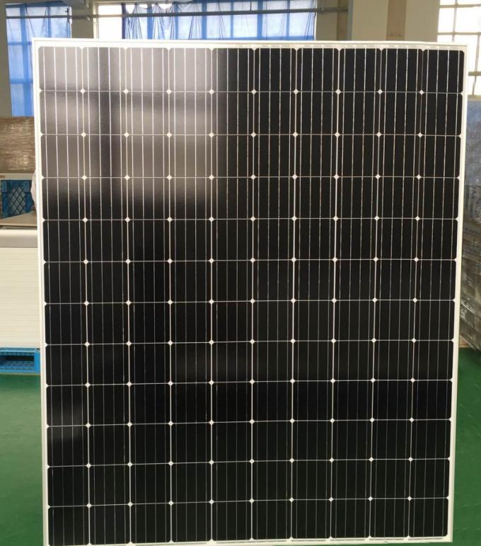 600ワットの光起電太陽電池パネル 0
